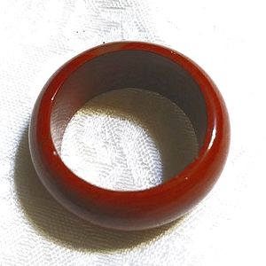 CRIMSON-RED CARNELIAN GEMSTONE BAND RING.SZ-10.5 (R-509924)